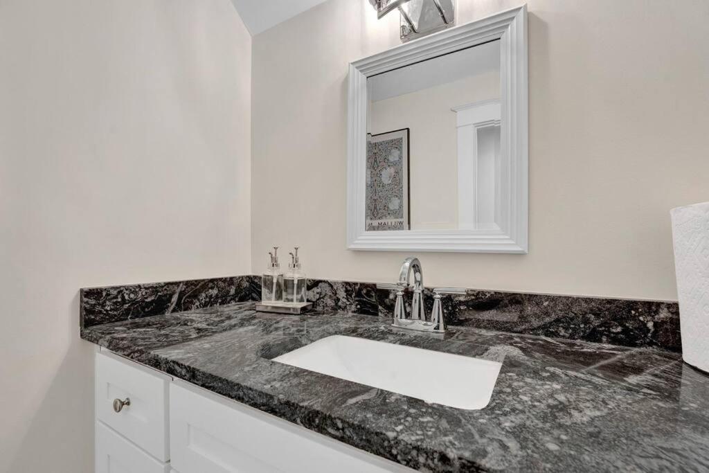 The Victorian - Elegant 3Br Home Near Overton 멤피스 외부 사진